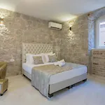 Pensión Villabella Luxury Split