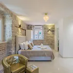 Pensión Villabella Luxury Split
