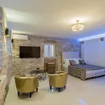 Pensión Villabella Luxury Split